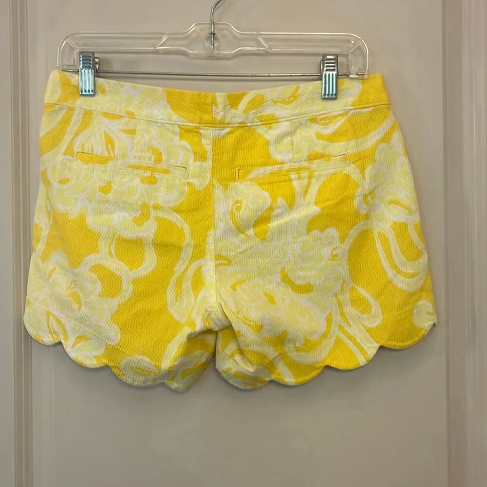 Lilly Pulitzer, buttercup, scallop shorts yellow floral, print, women’s size 2
